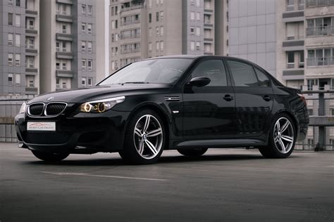 The E60 M5 was introduced in 2004. It has a highly advanced naturally aspirated 5.0 L BMW V10 S85 engine redlining at 8250 RPM and developing a peak output of 507 PS (373 kW, 500 SAE hp).